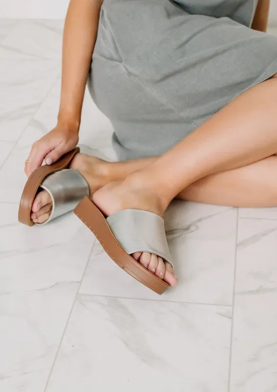 Comfortable Sandals - Flats